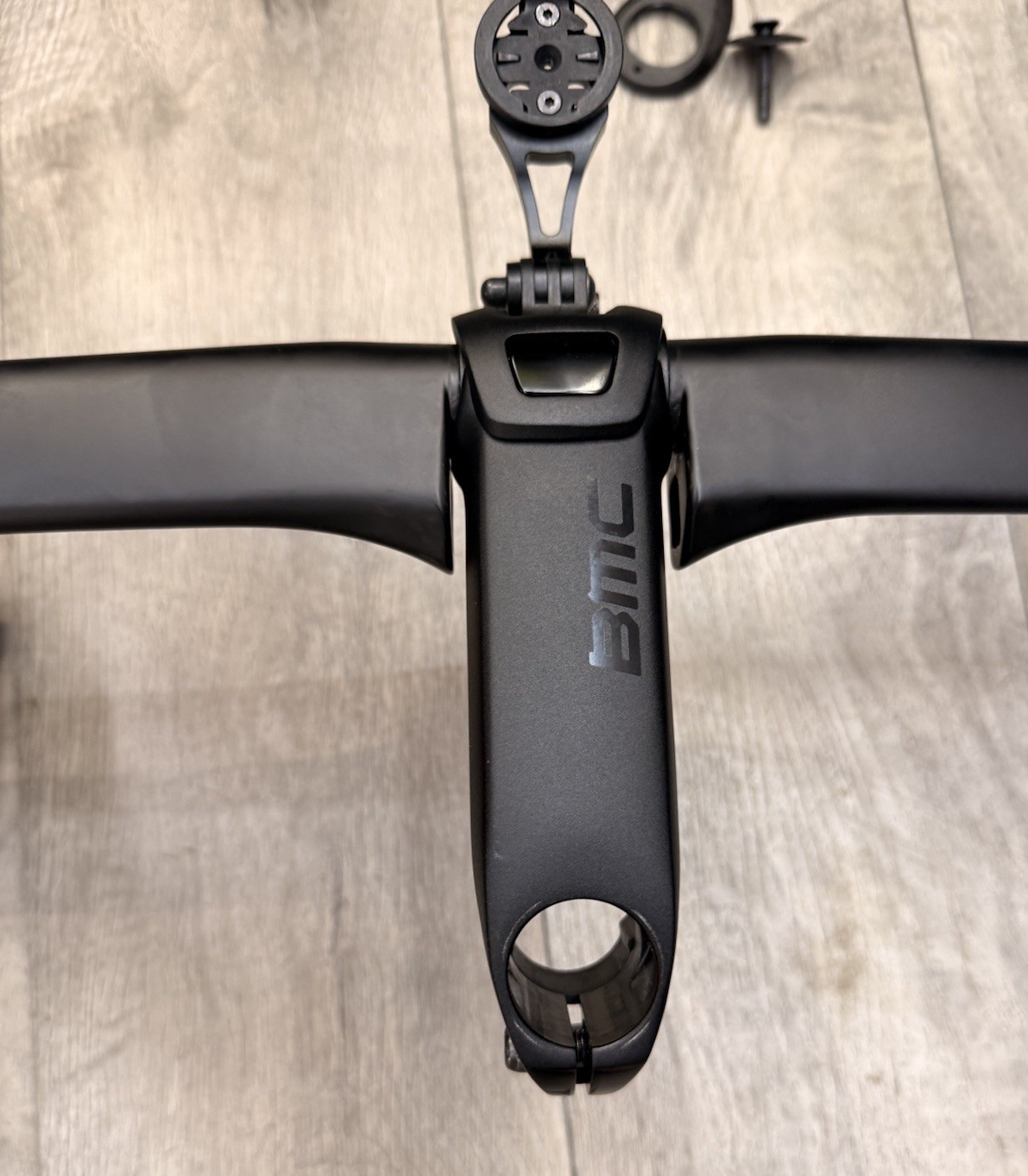 BMC ICS Aero 44X 120 carbon road handlebar Integrated Garmin Mount Spacers Clean
