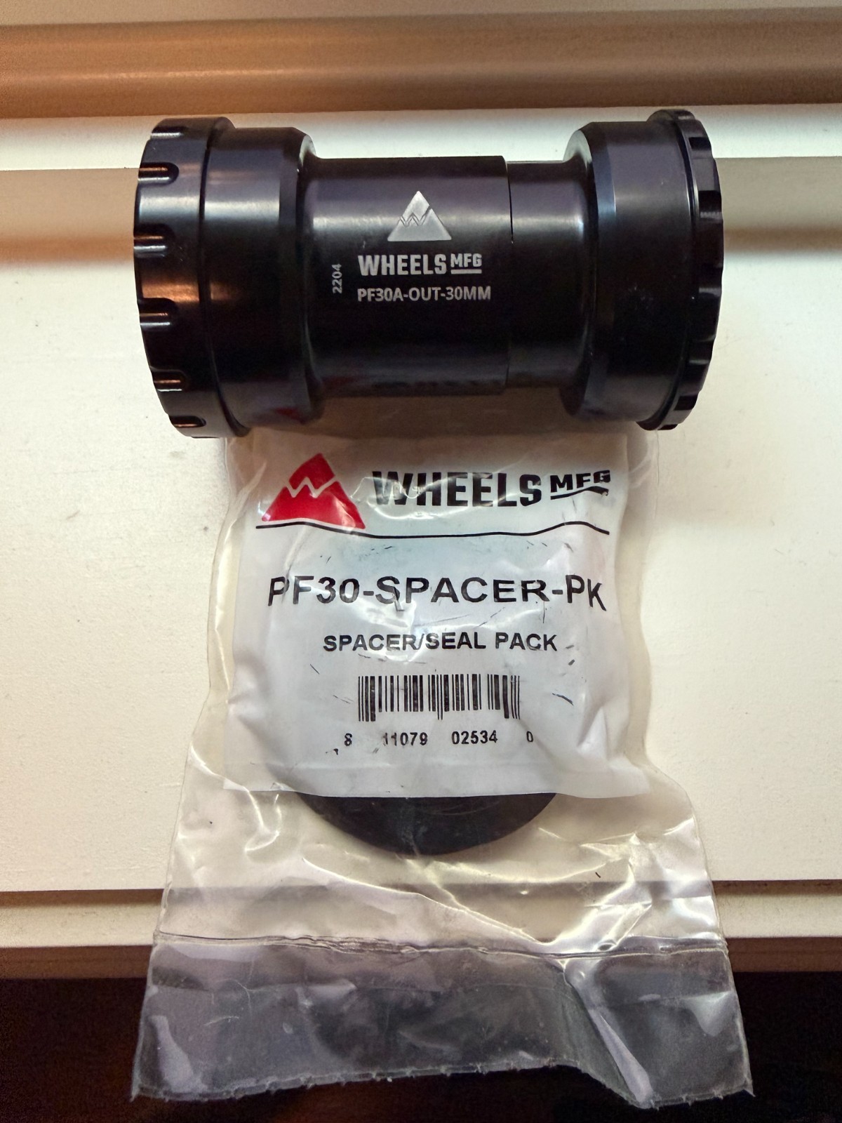 NEW Wheels Mfg PF30A-OUT-30MM Outboard ABEC3 Bicycle Bottom Bracket Cannondale