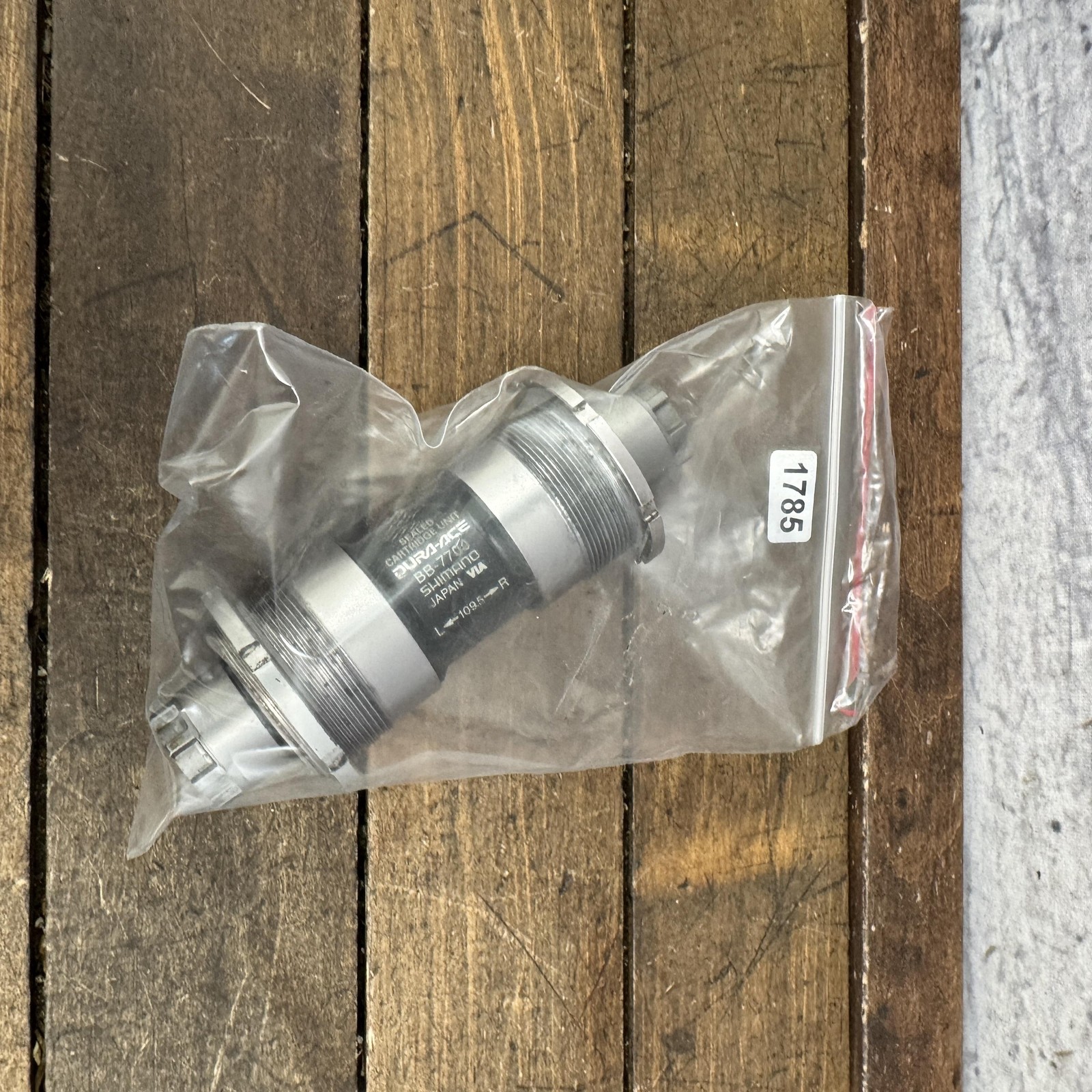 Vintage Shimano Dura-Ace BB-7700 Bottom Bracket 68mm BSA 109.5mm Octalink V1