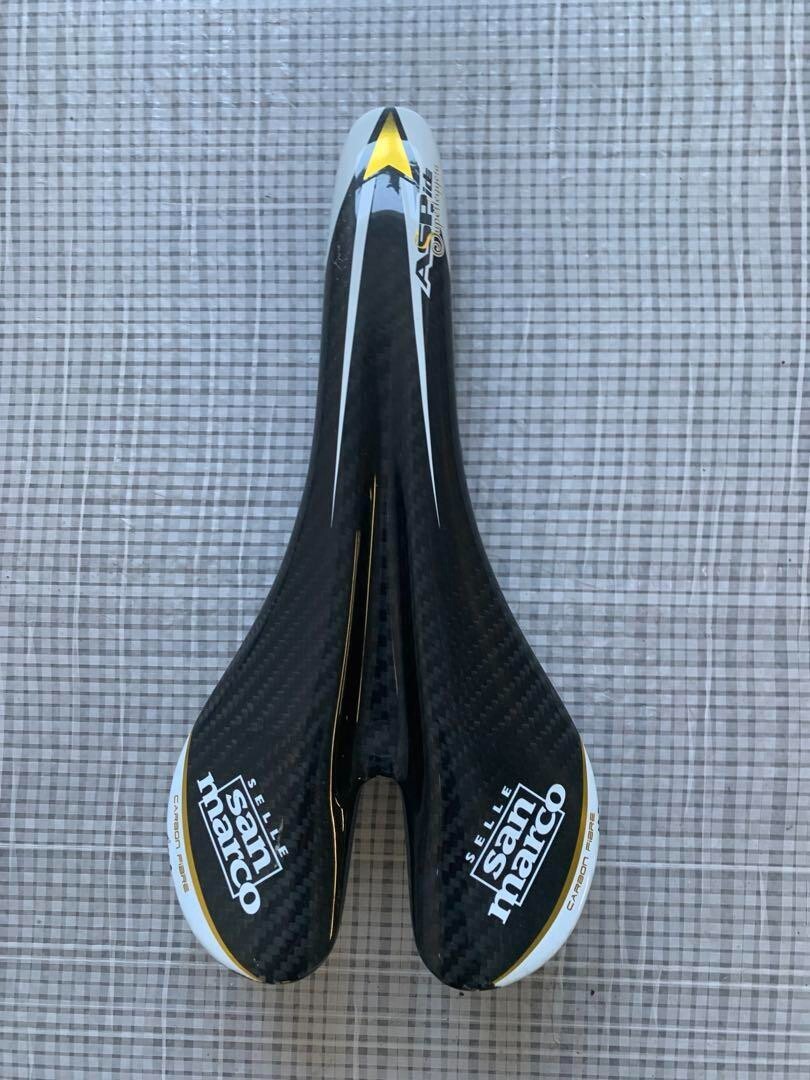 San Marco Saddle – ASPide Superleggera Carbon Black/Gold Bike Equipment