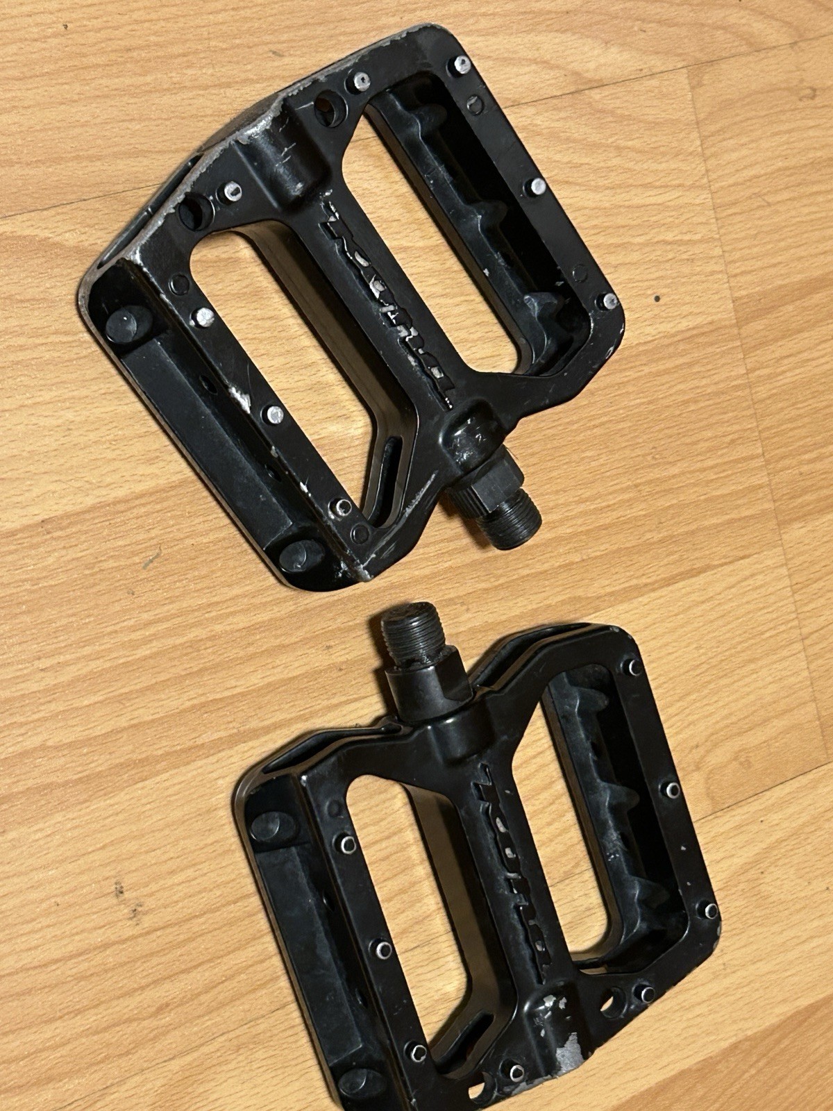 KONA Flat Platform Pedals Alloy Black BMX MTB Jackshit Wah Wah 9/16” CrMo Axle