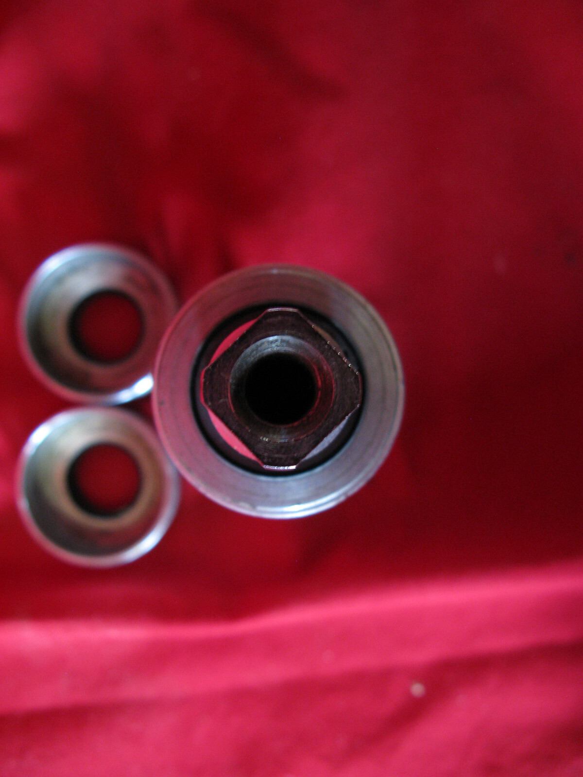 EDCO threadless Bottom Bracket