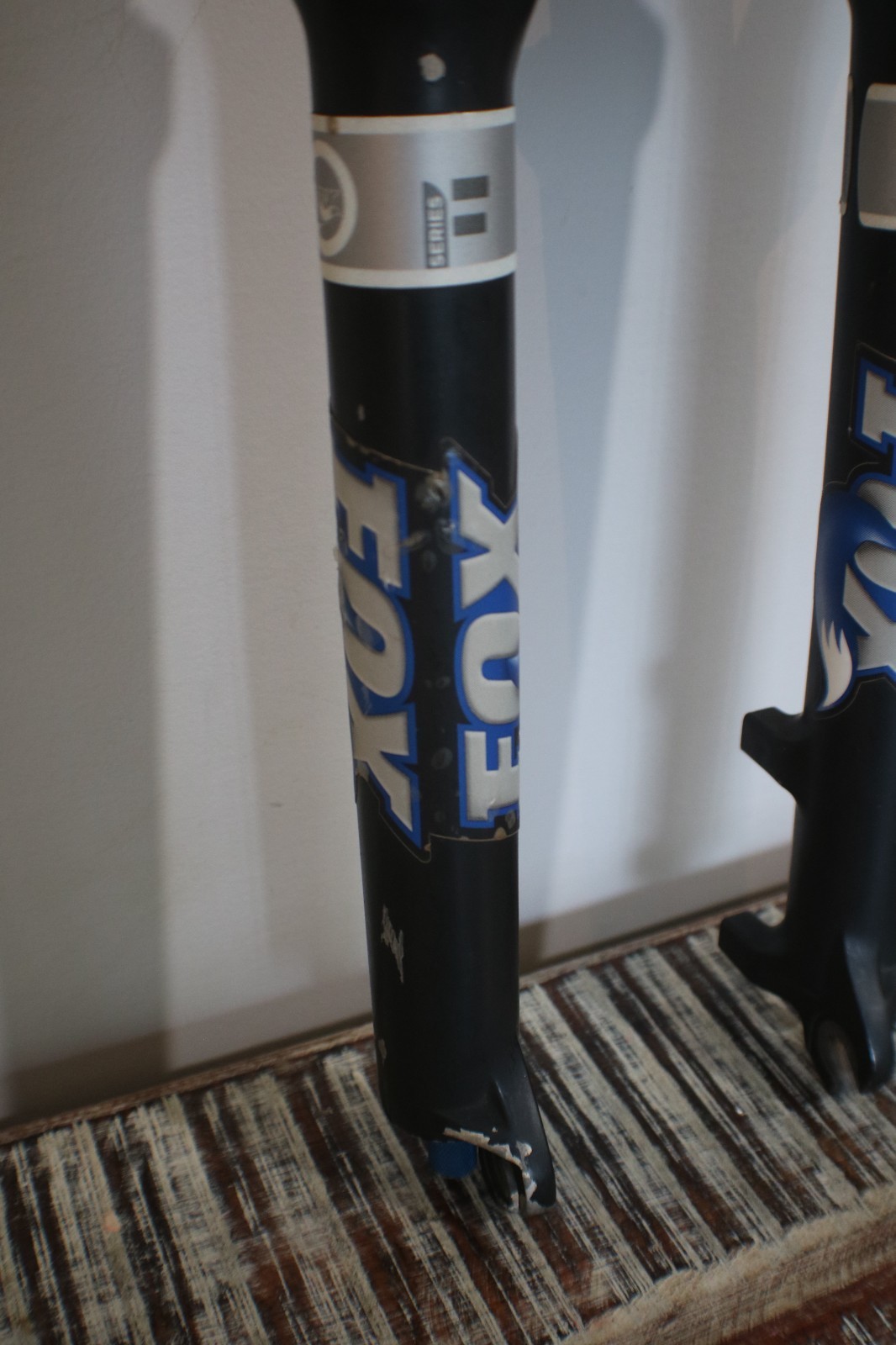 Fox Racing – 32 F100 RLC Black Fork – Straight Steerer – 1-1/8″ – QR – 26″