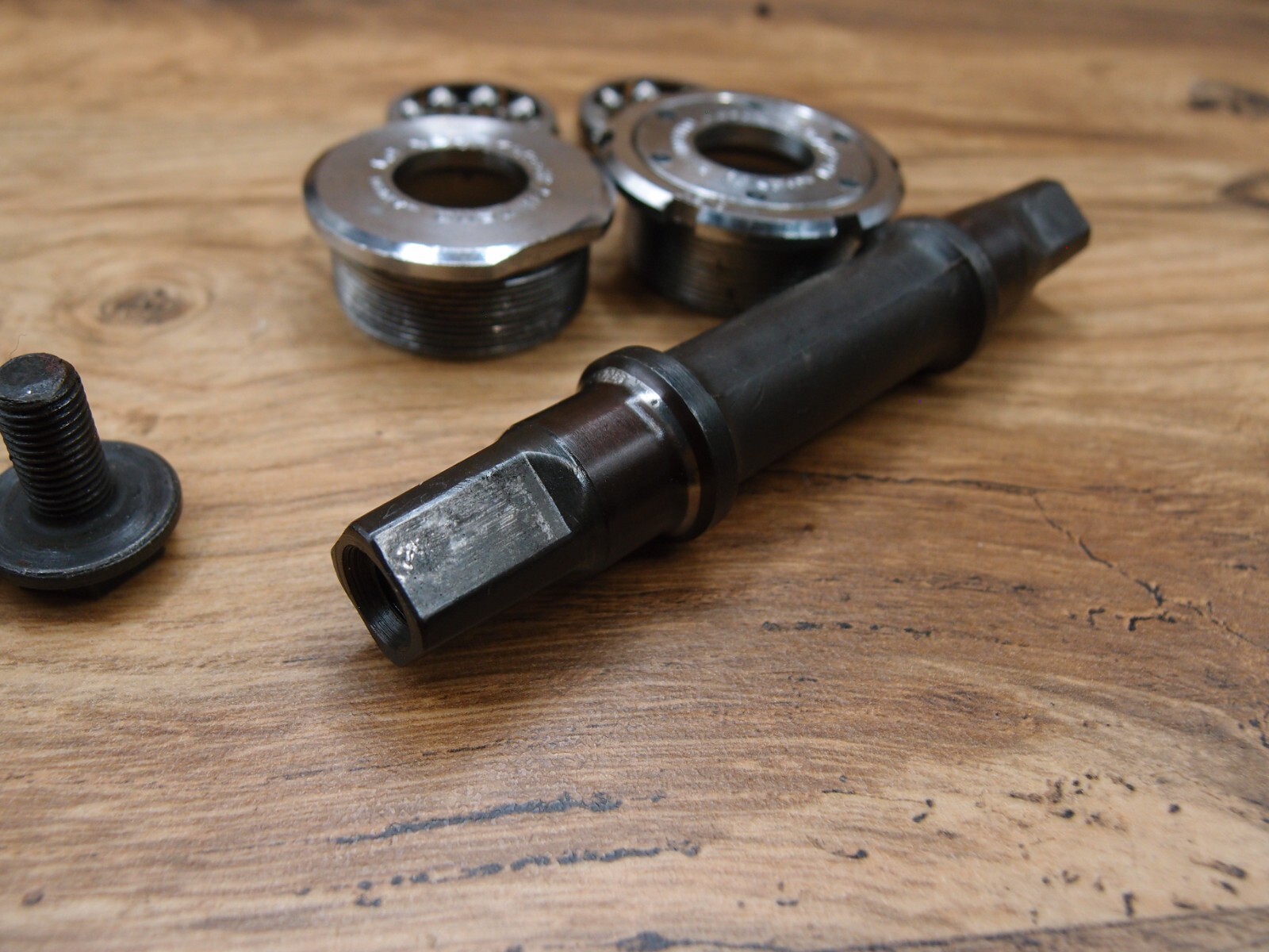 bottom bracket Shimano 600 Arabesque VIA Japa One Key Release 116 mm BSA / 68 mm