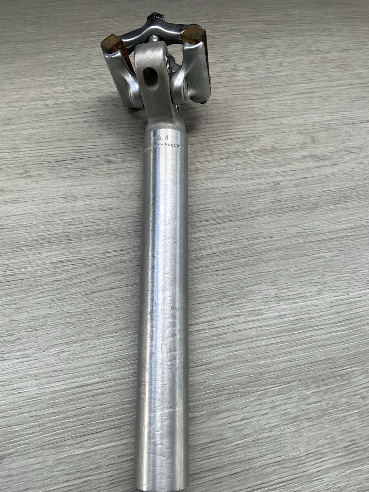 CAMPAGNOLO RECORD SEAT POST 26.4 MM 220 MM TOTAL LENGTH 330 GRAMS