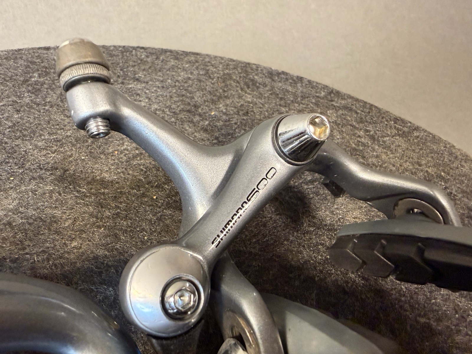 New-Old-Stock Shimano 600/Ultegra Brake Caliper Set…BR-6400.