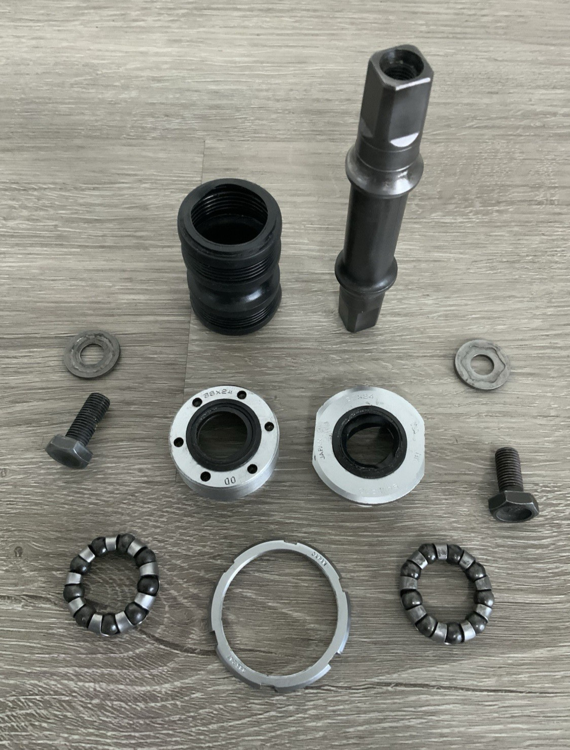 SHIMANO 600 BOTTOM BRACKET ITALIAN THREADING 68-115 MM