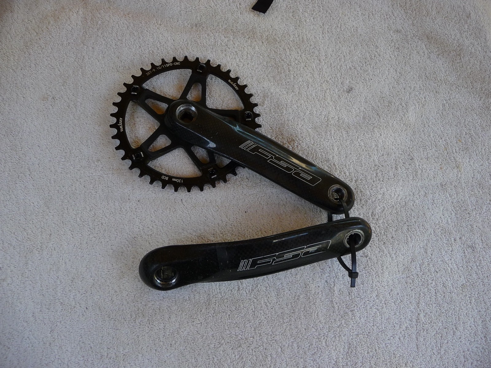 FSA square taper carbon crankset 130bcd, 38 tooth narrow wide chainring ISO 175