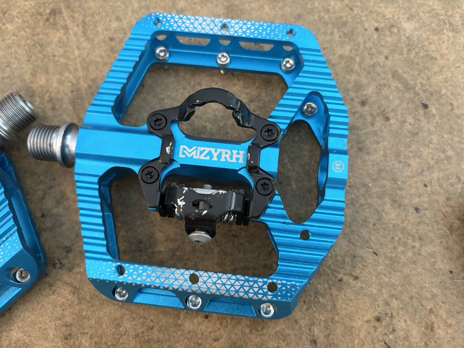 MZYRH MTB Mountain Bike Pedals 3 Bearing Flat Platform Compatible with SPD Dual