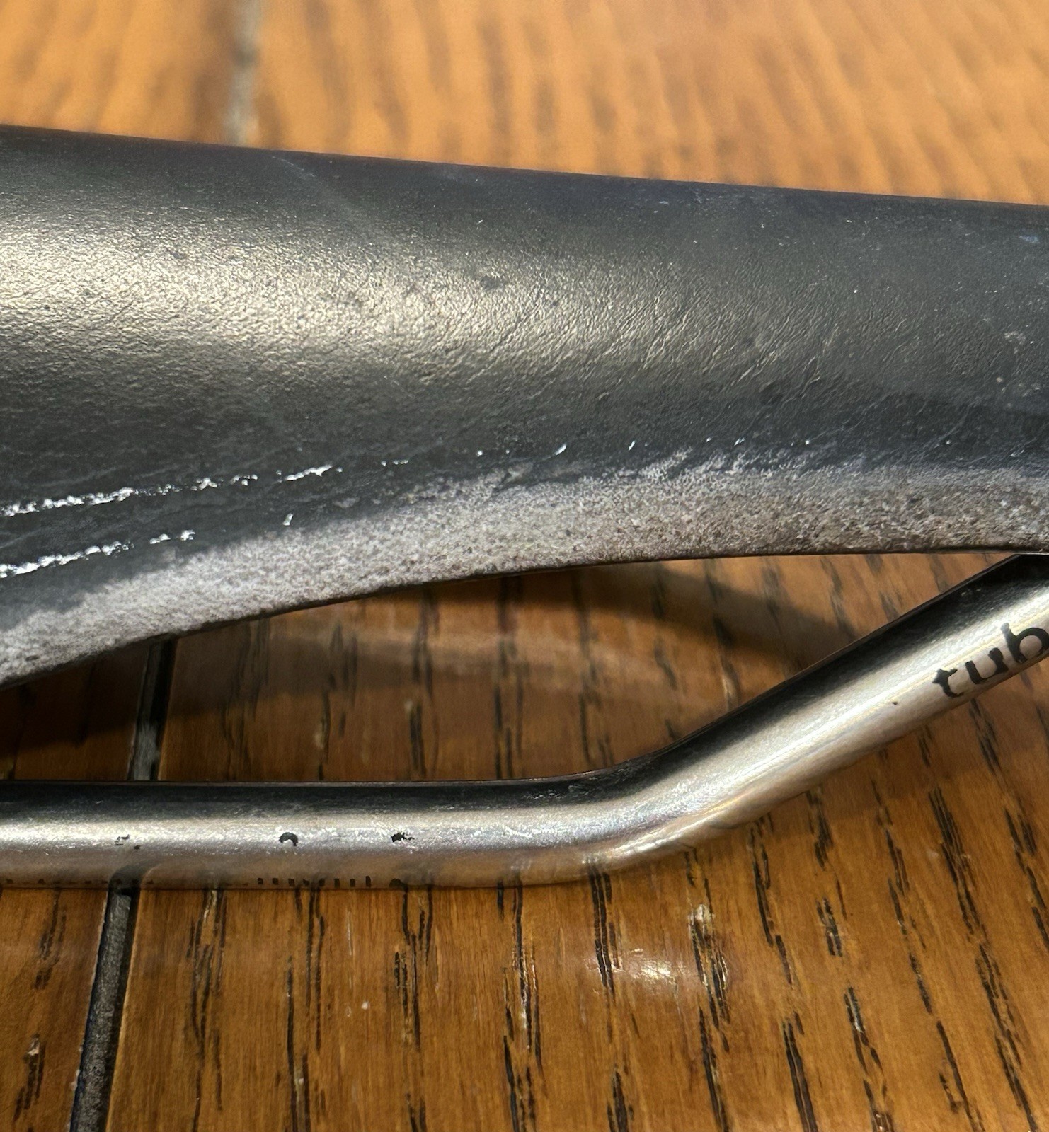 Selle Italia SLR Carbon Fiber – Leather Saddle w/ Titanium Rails – 135g – Italy