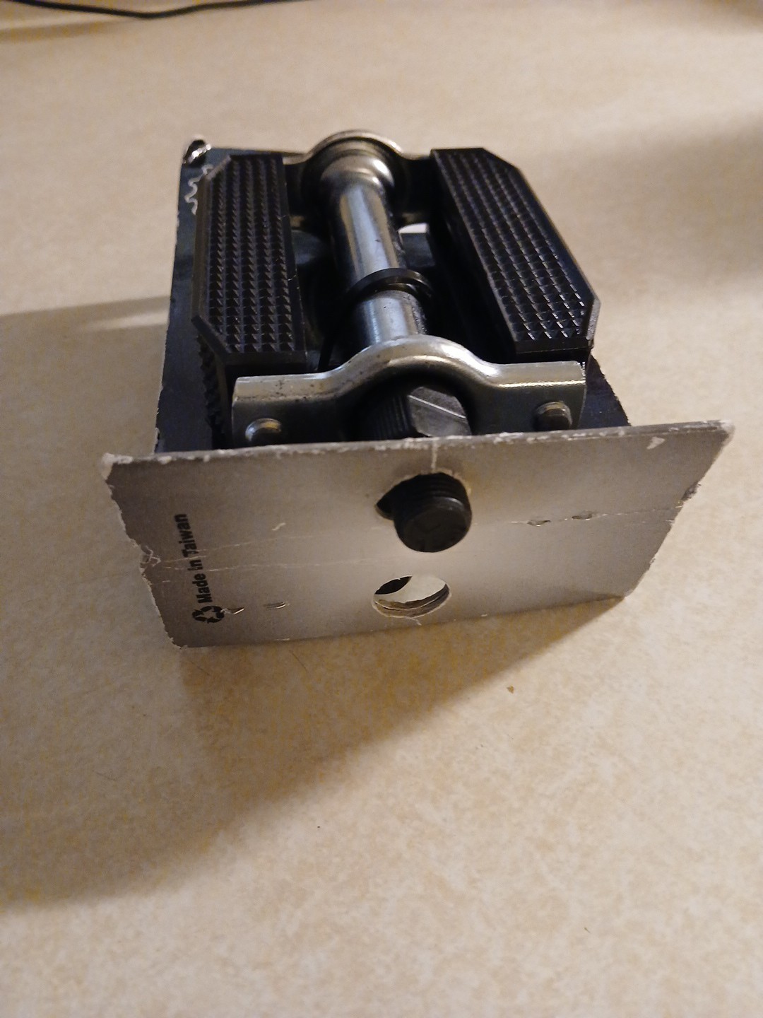 VP-363 Classic Rubber Style Platform Bike Pedals Retro Look 1/2″ spindle