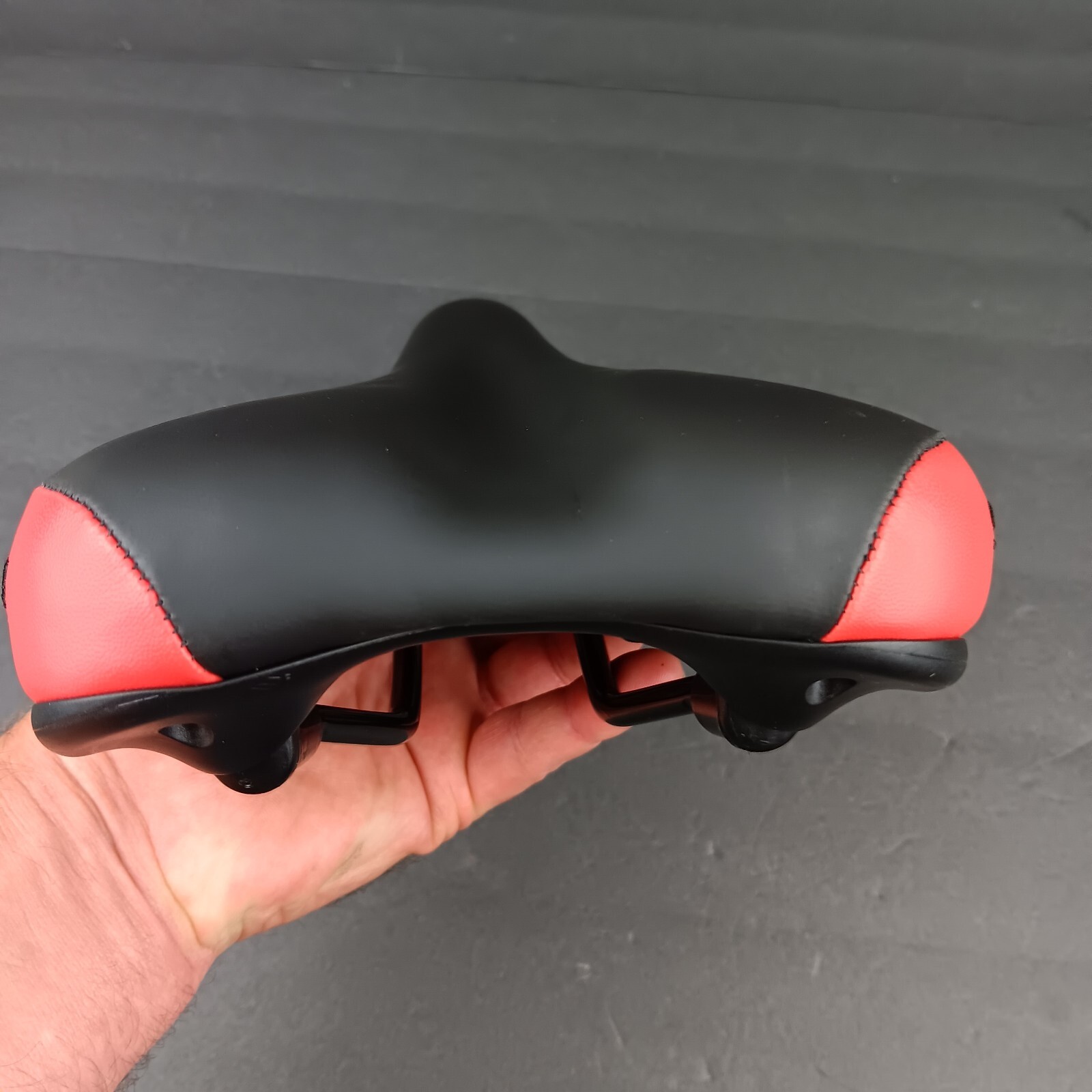 Schwinn Bicycle Seat Black & Red Saddle 10 1/4″ × 6 1/4″ Inches