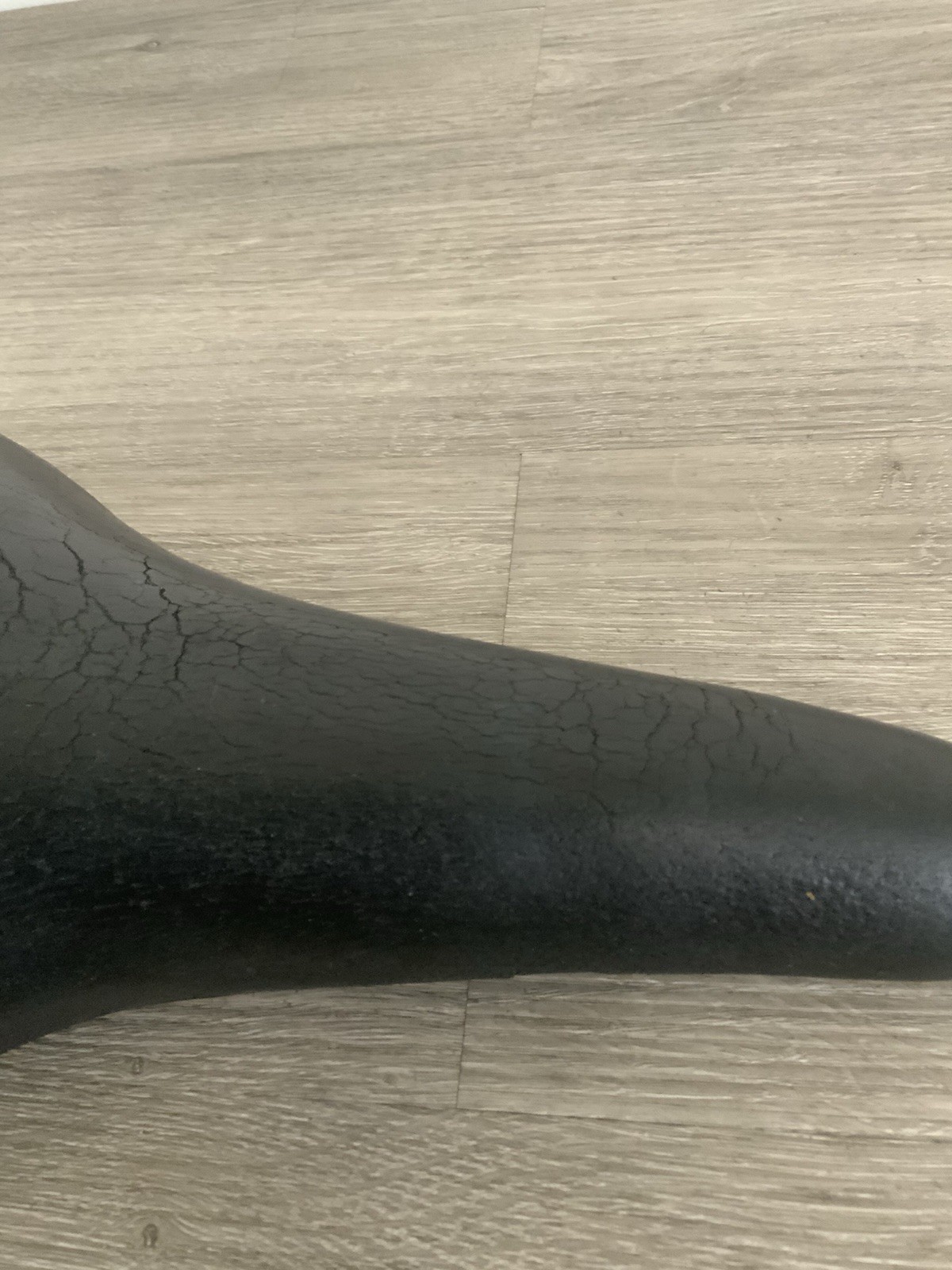 SELLE ITALIA LEATHER ROAD BIKE SADDLE 368 GRAMS 143 MM X 265 MM