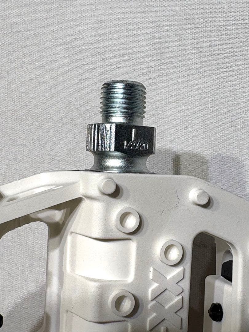 MKS GRAFIGHT-XX Pedals White Used BC1/2 Compatibility No Install