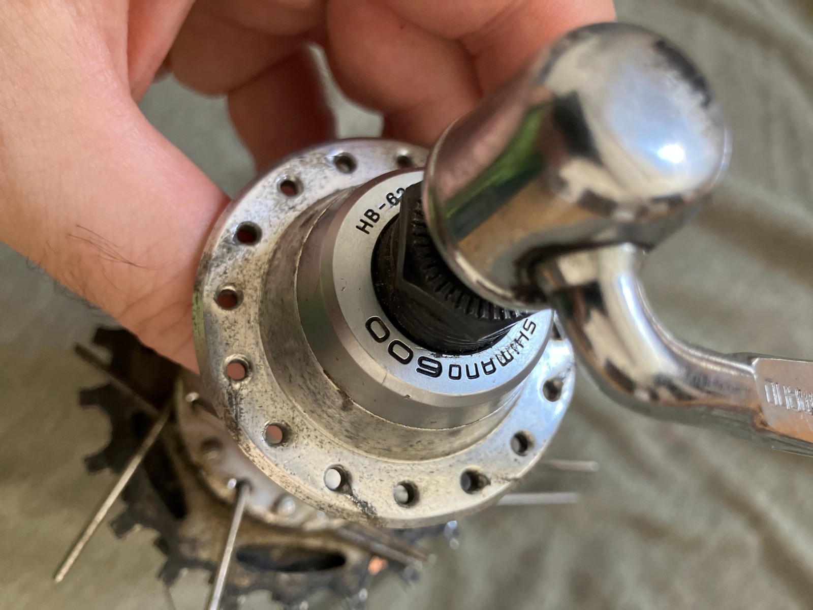 Used Shimano 600 HB-6207 Rear Front Hub 32H with Shimano 600 MF-6208 cassette.