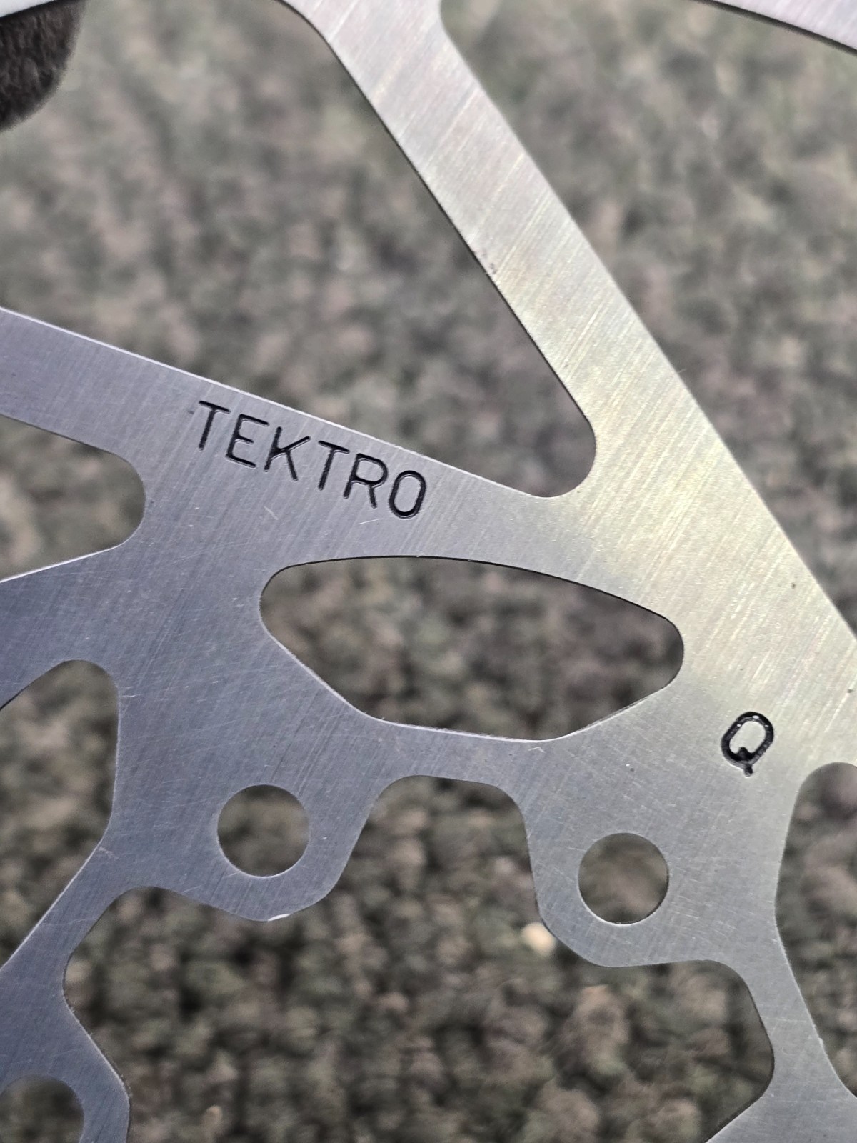 Tektro 180-52 Stainless Steel Bicycle Disc Brake Rotor 7″ Diameter x 0.07″ Thick