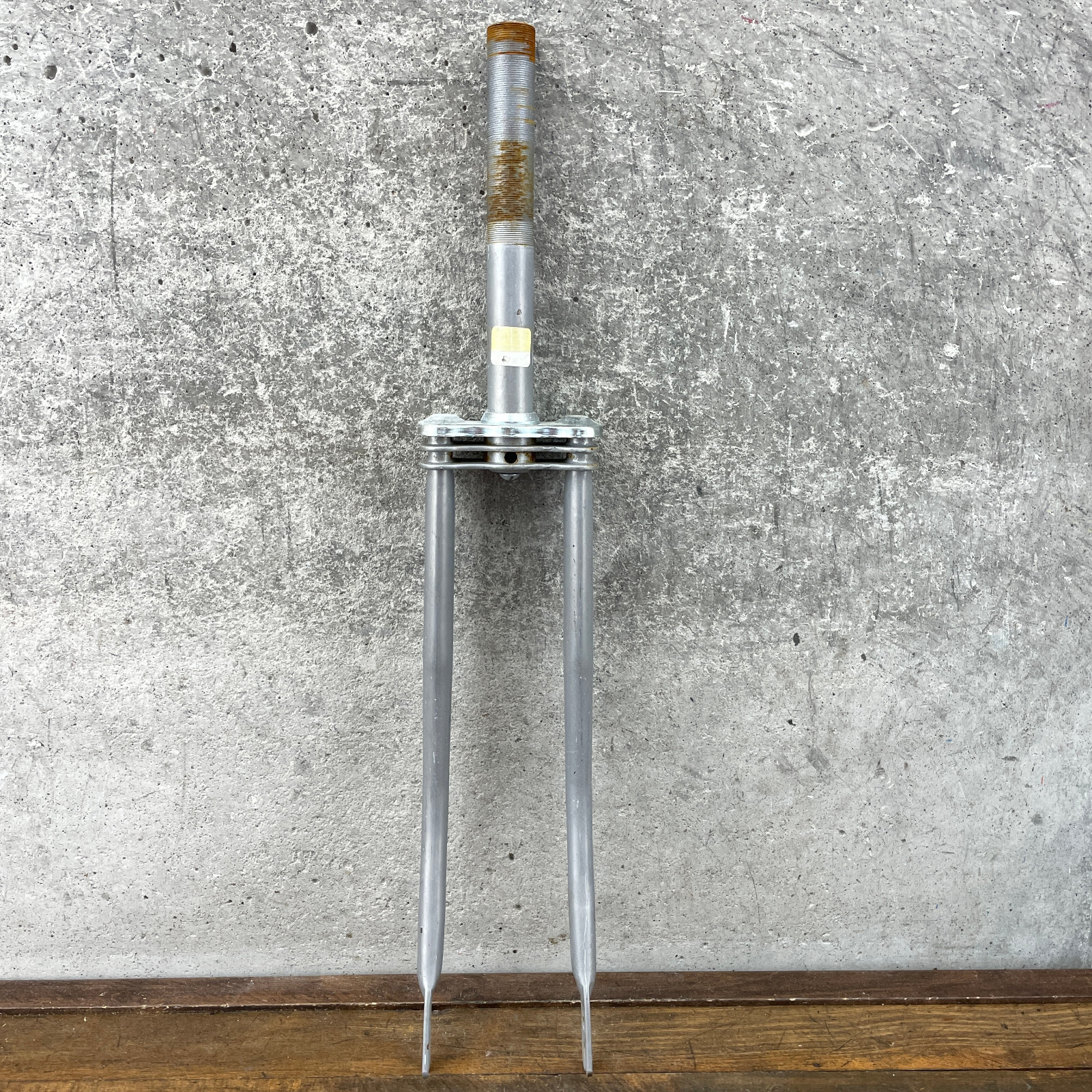 Wald 24″ Fork Cruiser Silver Replacement Fork 1 in Threaded 8″ 70s NOS Biplane