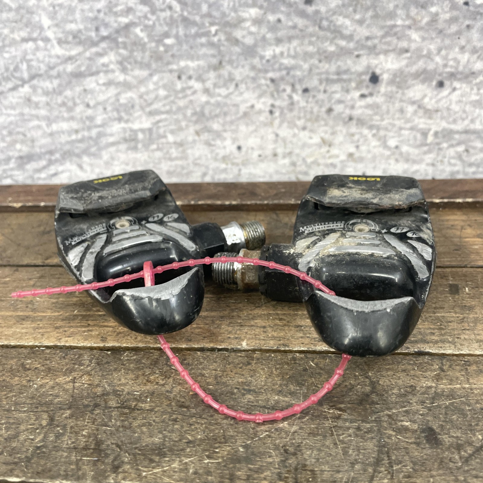 Vintage Look Free-Arc Clipless Road Bike Pedals 9/16 Black Pair 390g France