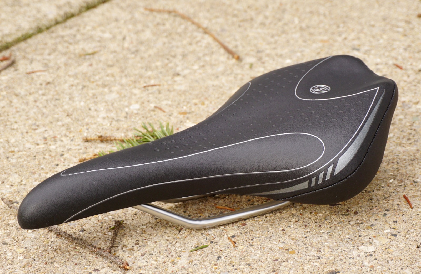 Bontrager H1 Saddle Seat Mountain Hybrid Bike Trek Electra City Commuter Touring