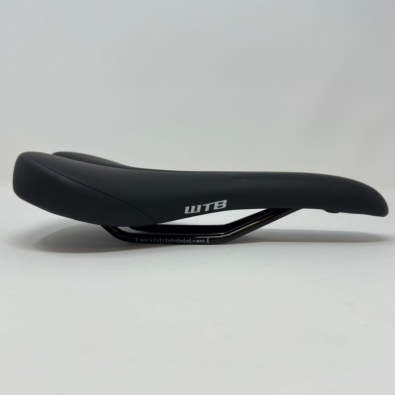 WTB Volt Bike Saddle Comfort Mountain Road Seat 142 mm Wide 320g Steel Rails
