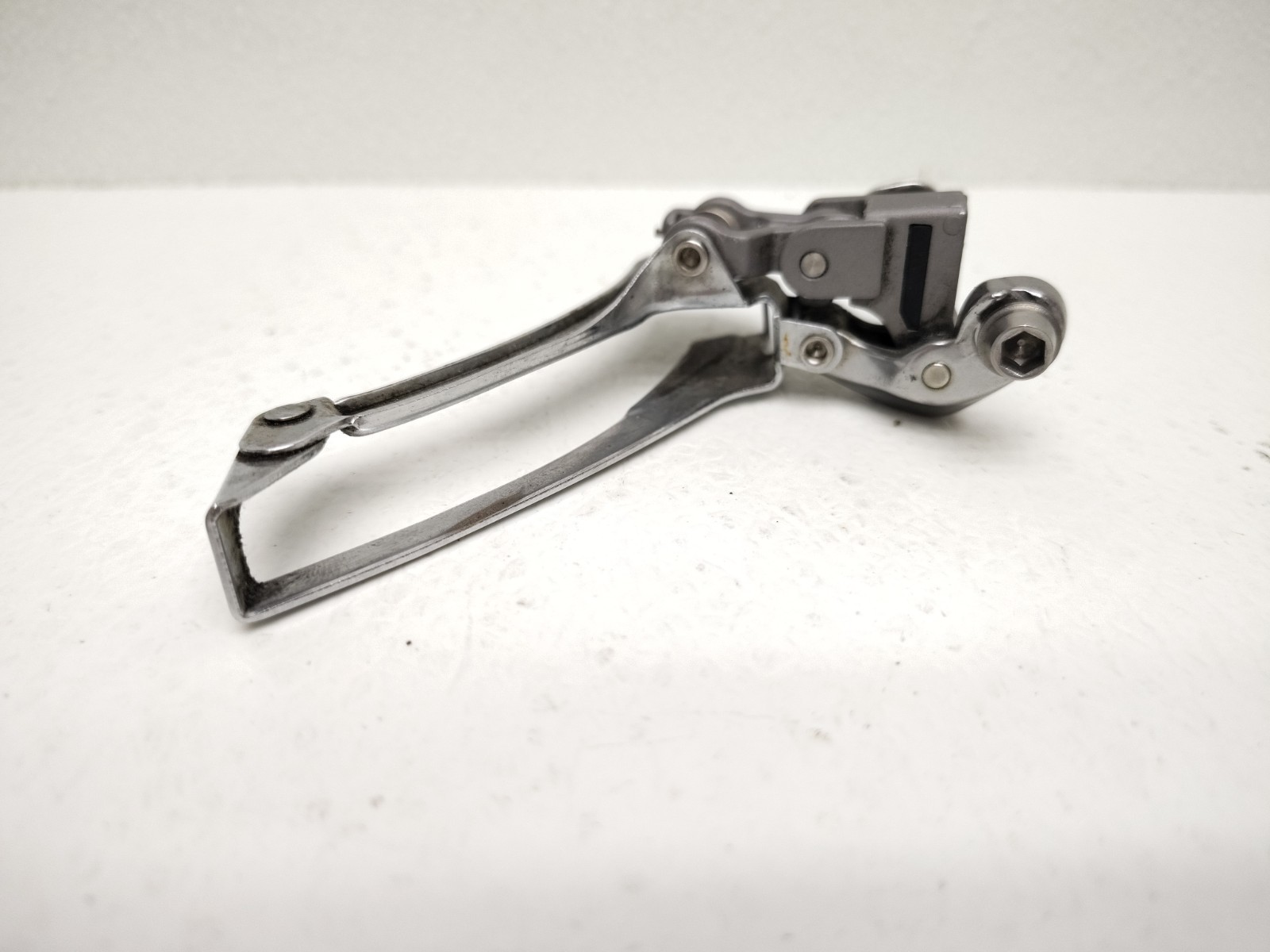 SHIMANO 105 FRONT DERAILLEUR MODEL FD 5700