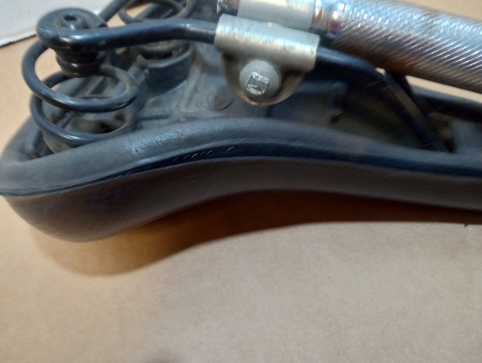 Selle Royal Bike Seat w/ post – Royal Gel – See Description