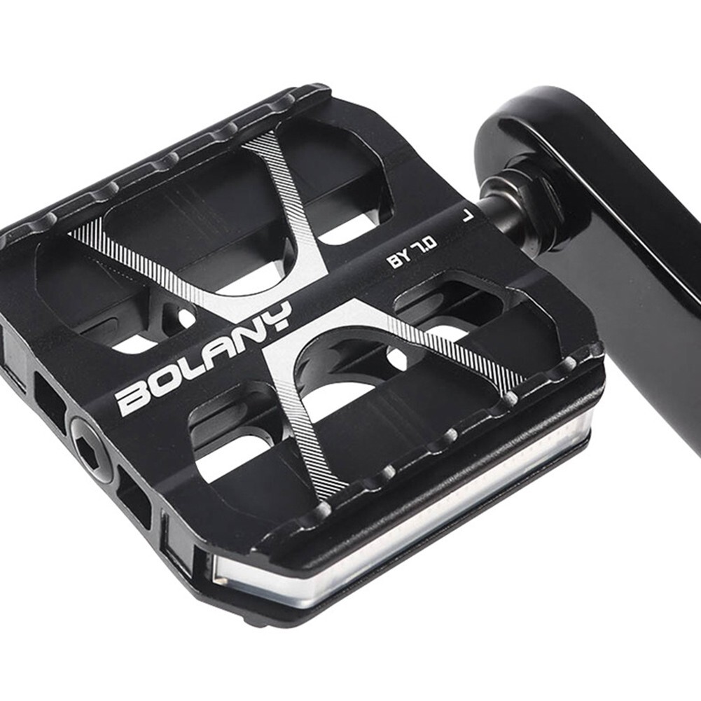 Bright And Eye Catching Type C Bearing Pedals For Night Cycling Useful