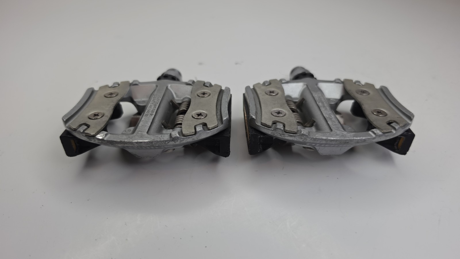 Shimano PD-A530 SPD Hybrid Clipless Bike Pedals Silver/Black 9/16in
