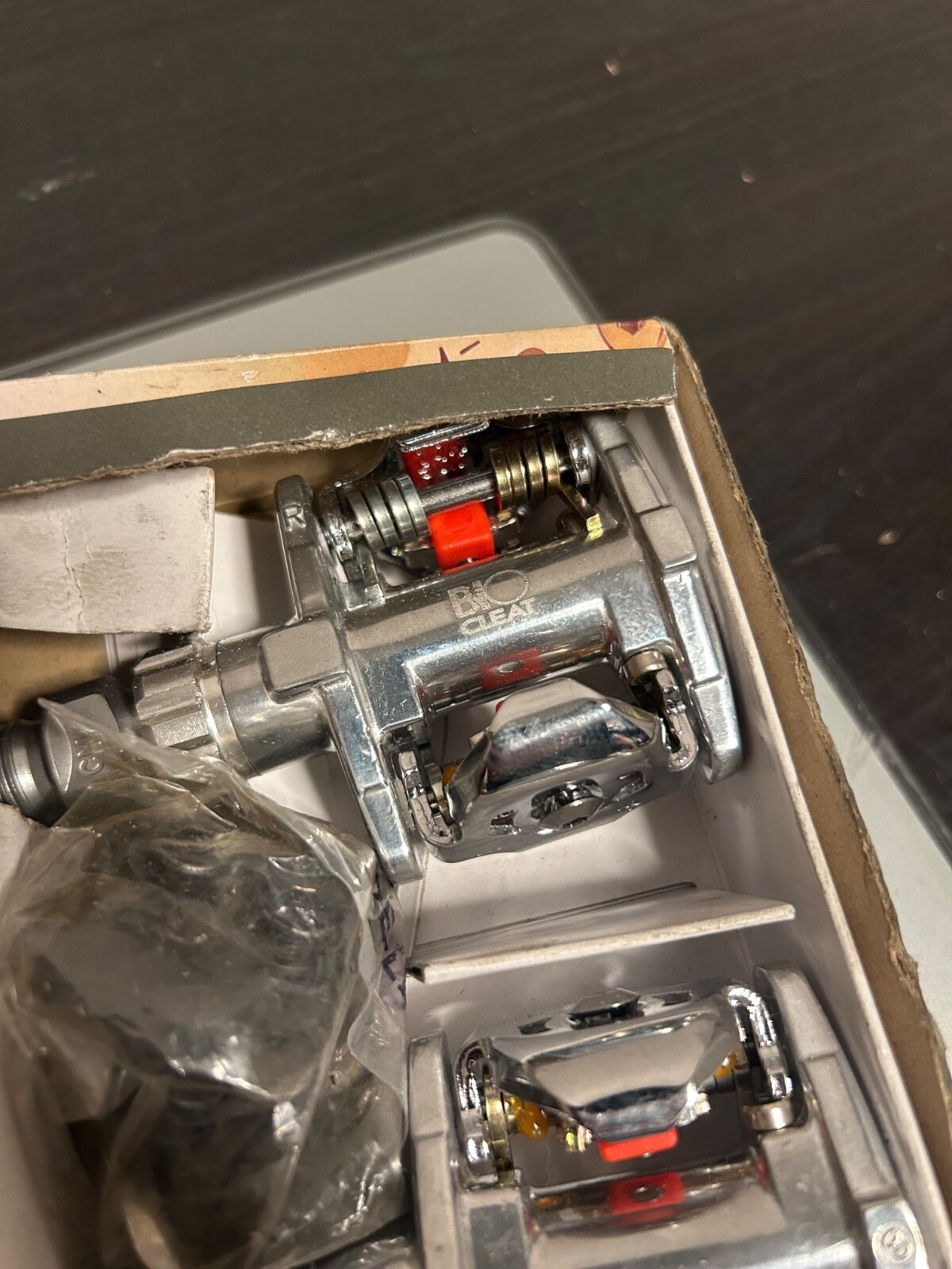 NOS VP -Components Clipless Pedals MTB VP-M01 SPD Compatible NEW