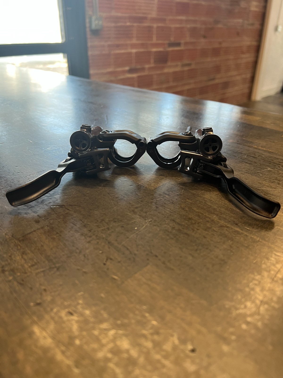 SHIMANO BL-M8200 DEORE XT Brake Levers (Left and Right)
