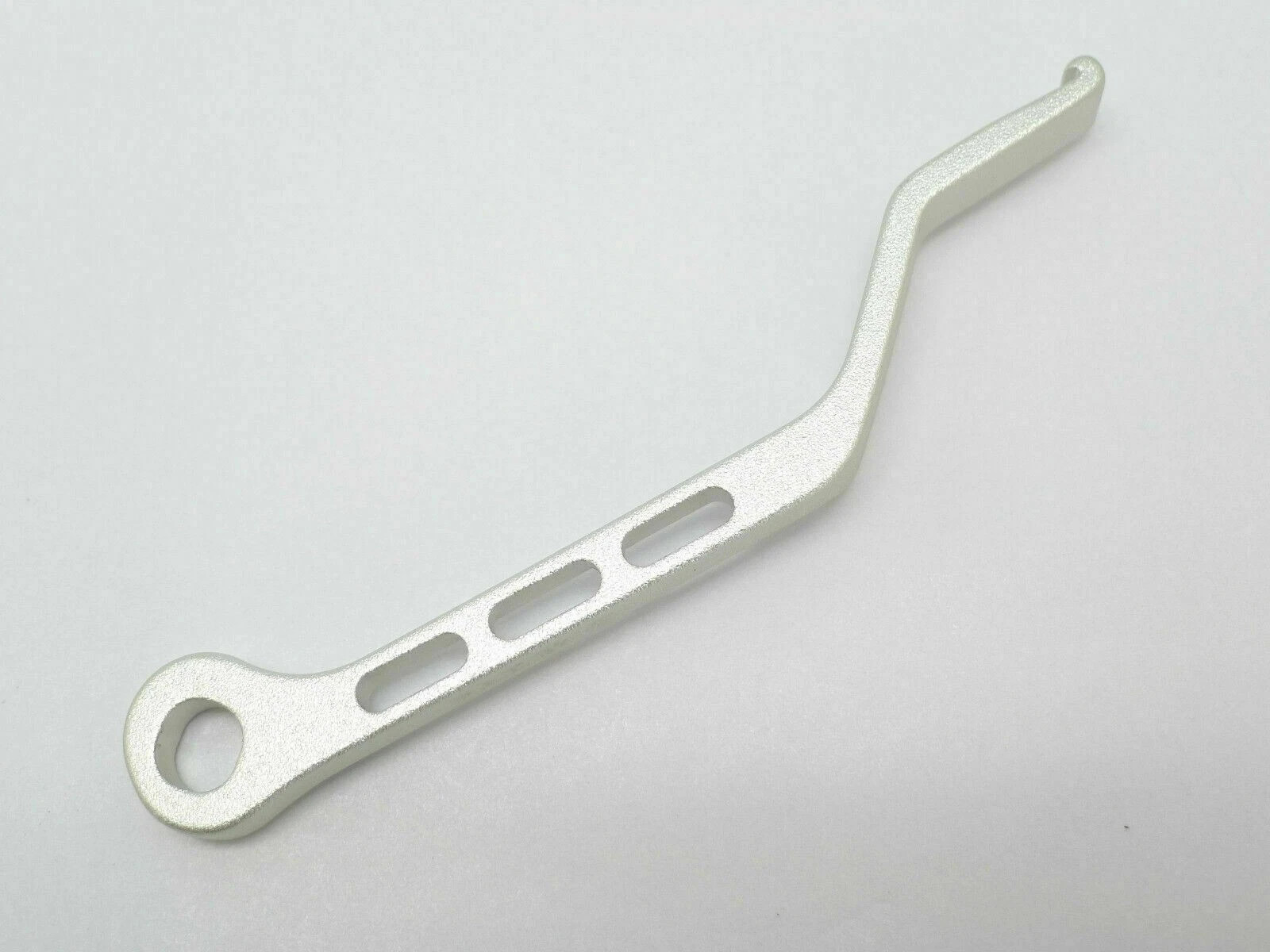 Lightweight Alloy CNC Finished Chain Drop Catcher — Silver
