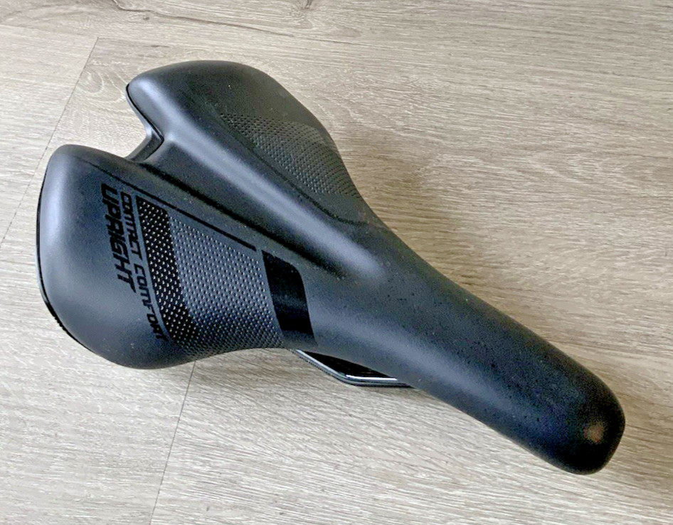 GIANT CONTACT COMFORT SADDLE 360 GRAMS CHROMOLY RAILS 162 MM X 275 MM