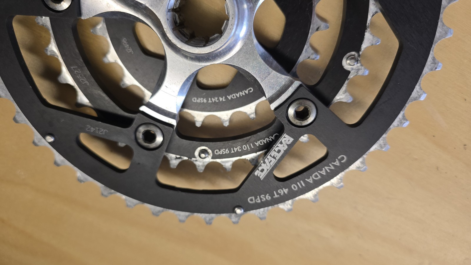 Race Face Forged Crankset – Vintage 90’s Retro MTB Triple,Isis, 175mm,BEST PRICE