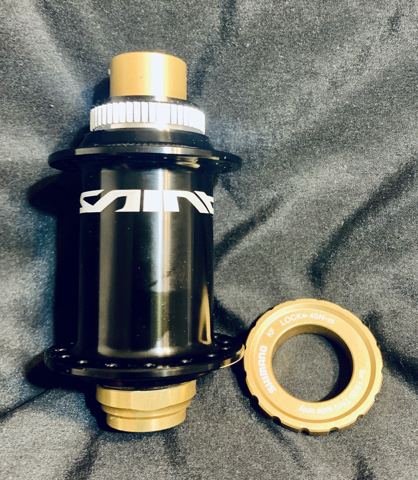 Shimano Saint 32h Hubs Front HB-M820 20x110mm Thru Axle & FH-M810 Rear 10x135mm