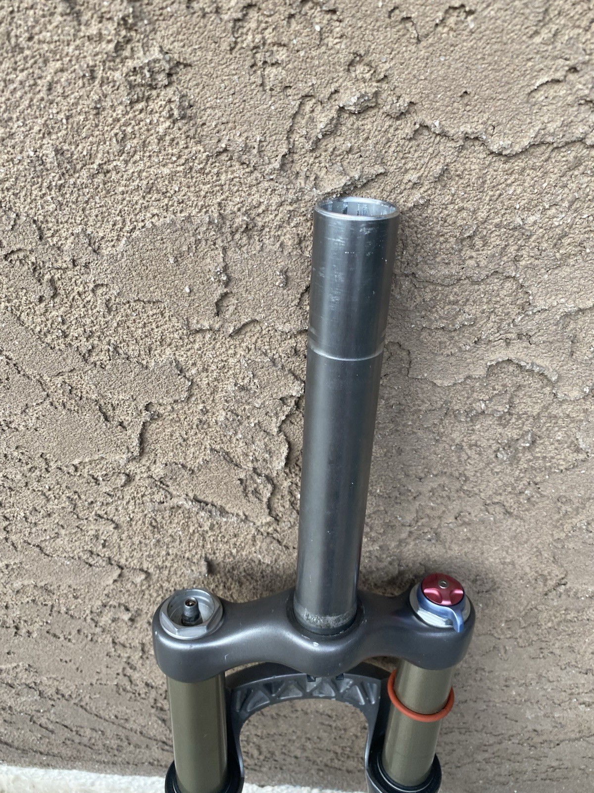 Gray Fox Racing Float 100 RL Straight 1-1/8″ 9mm X 100mmQR 26″ Fork