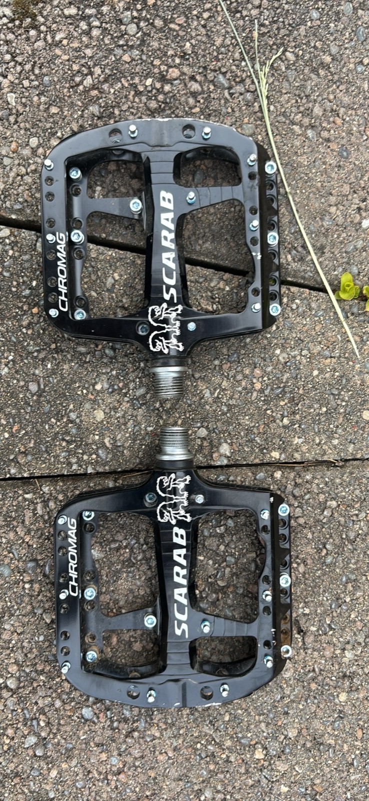 chromag scarab mount bike flat pedals black