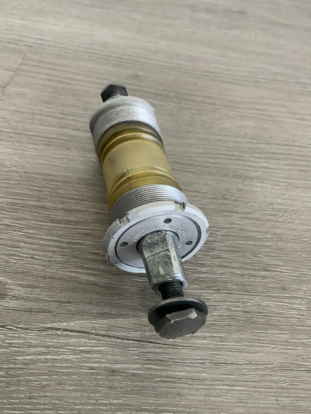 STRONGLIGHT SEALED BOTTOM BRACKET ITALIAN THREADED 70-119 MM 252 GRAMS