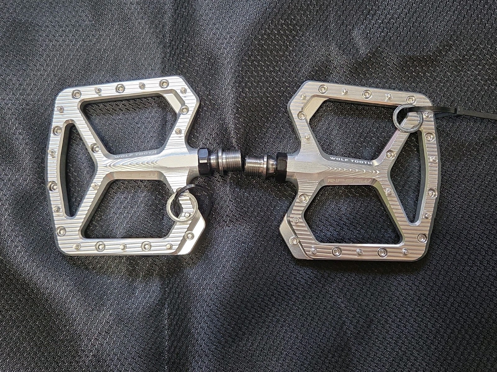 Wolf Tooth Ripsaw Platform MTB Mountain Bike Pedals Raw Silver