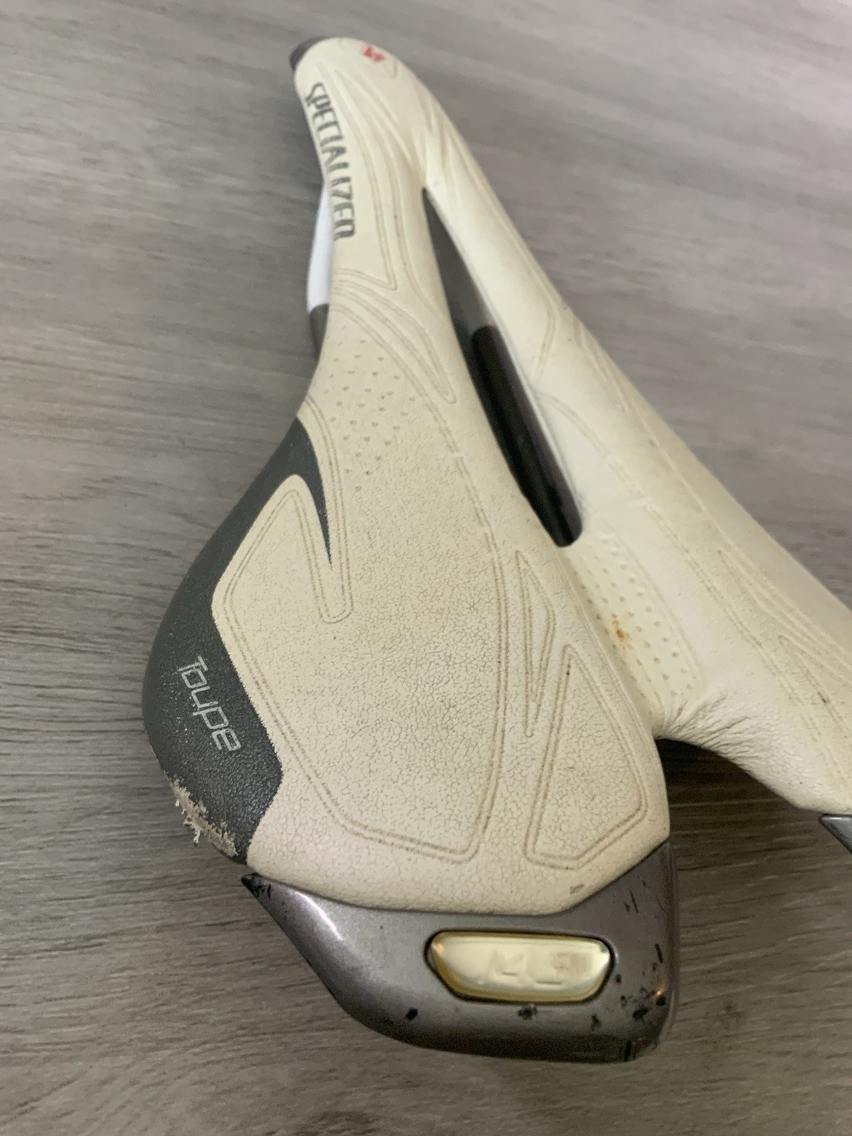 SPECIALIZED TOUPE 143 ROAD BIKE SADDLE TITANIUM STAYS 166 GRAMS 143 MM X 280 MM