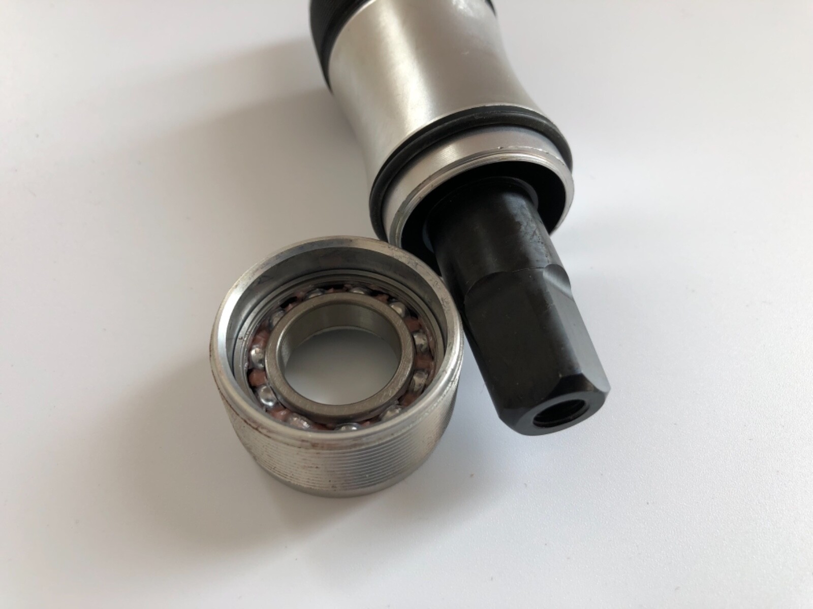 REAL DESIGN MTB MOUNTAIN BIKE BOTTOM BRACKET 68 x 113 68MM x 113MM NOS MADE USA