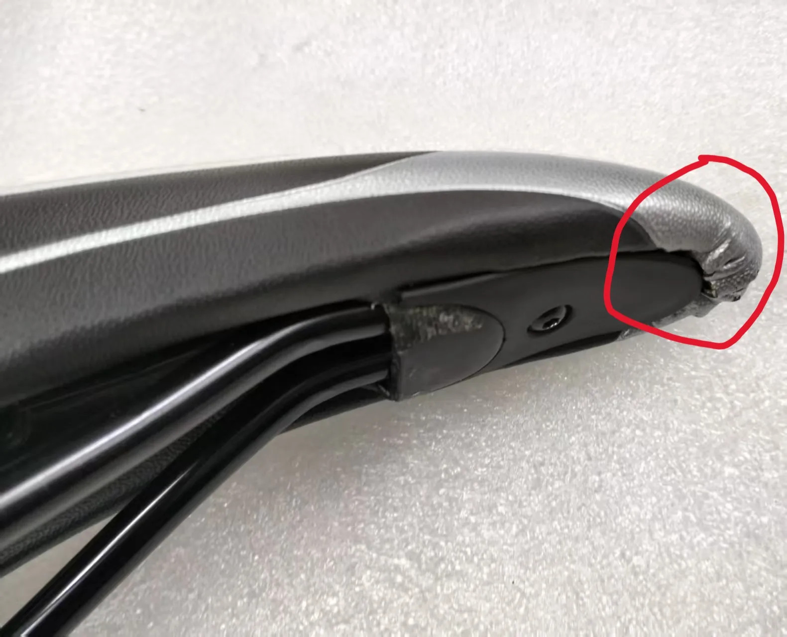 VIGO SADDLE SEAT TOURING BIKE 340g STEEL RAIL BLACK L280mm x W145mm