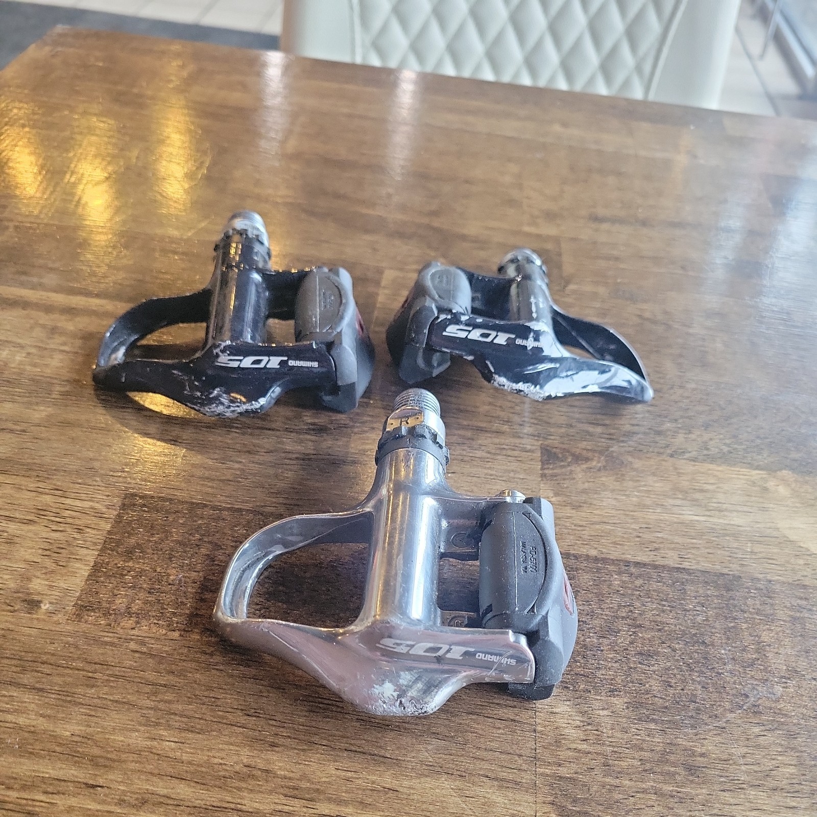 3 Shimano 105 Road Pedals 2 right 1 left pd-5700 D