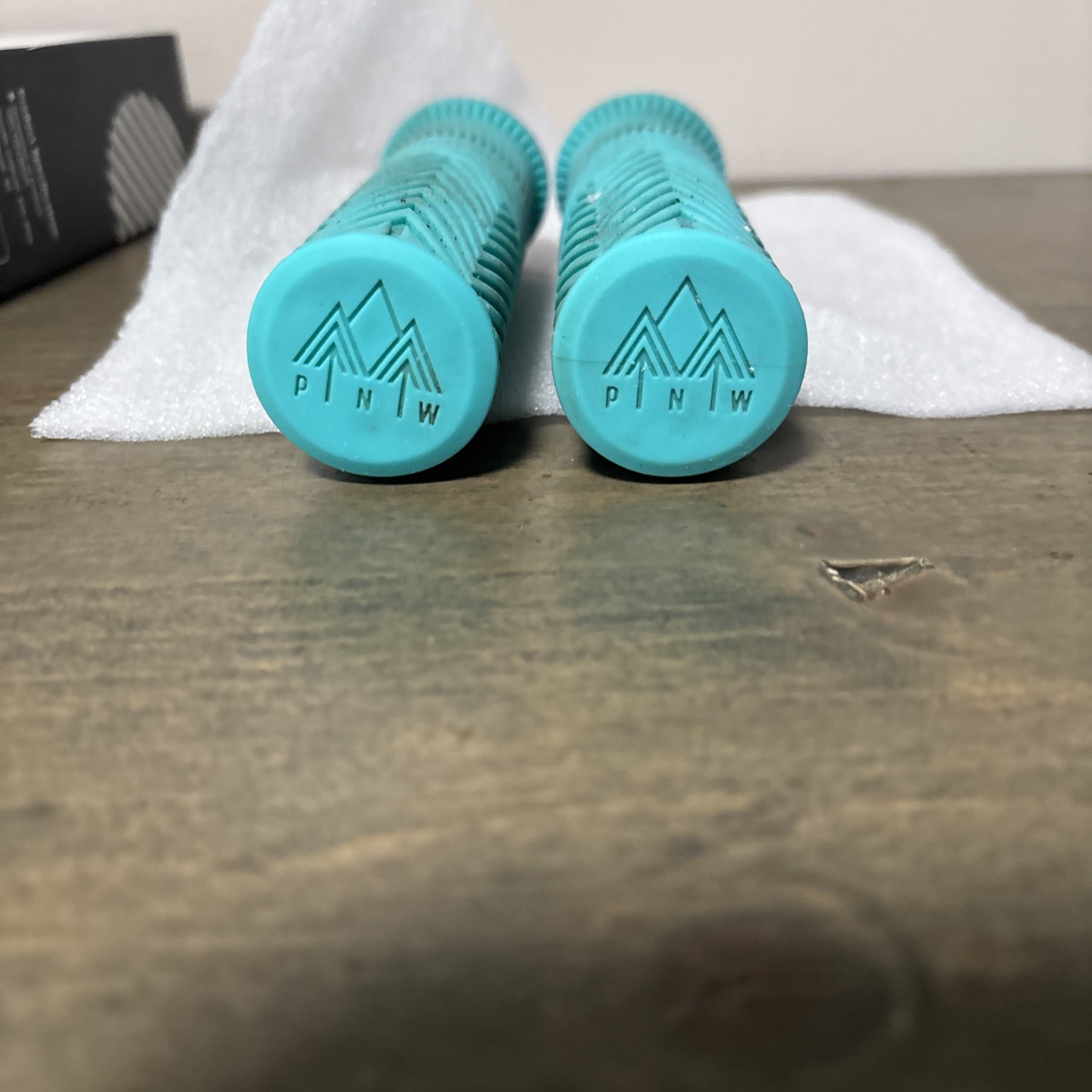 X Large Seafoam Teal Mountain Bike MTB Grips 30mm 34mm 25A Durometer Durable Set