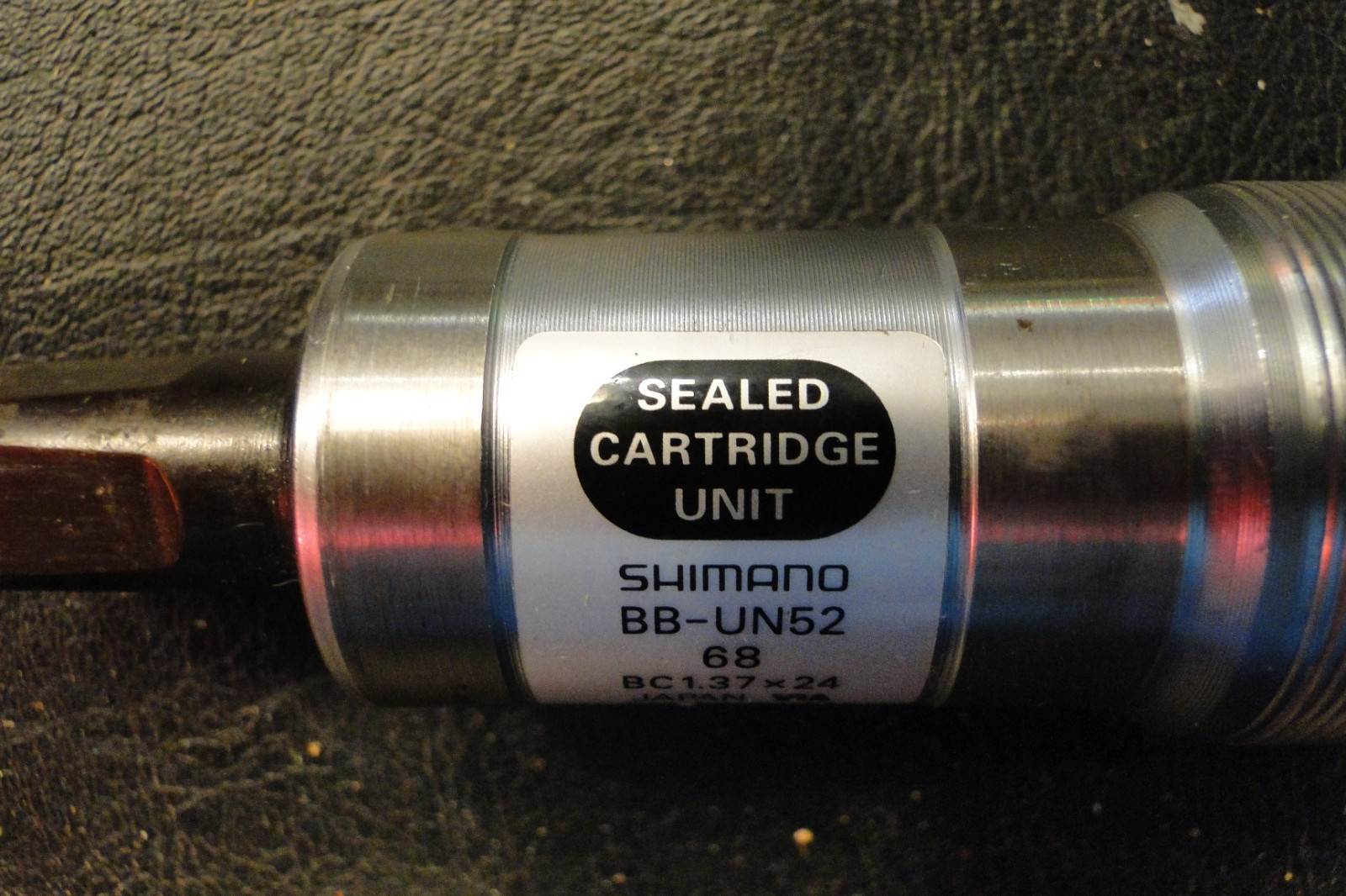 SHIMANO BOTTOM BRACKET Square Taper 68mm BB-UN52 BC 1.37×24 113mm Spindle Length
