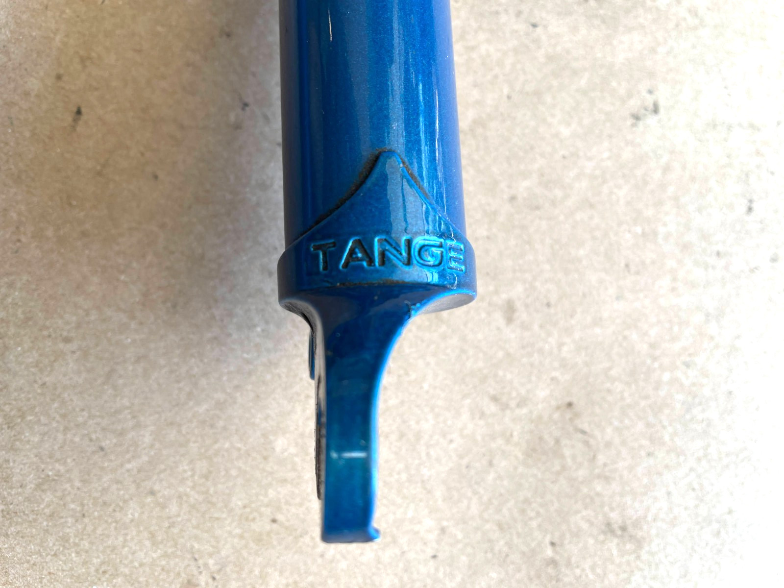 Tange Big Fork 26″ Rigid Fork 1 1/8″ Threaded Blue
