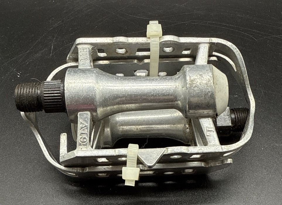 Vintage HTI A19 Road Bike Platform Pedals Bike 9/16″ Silver Aluminum