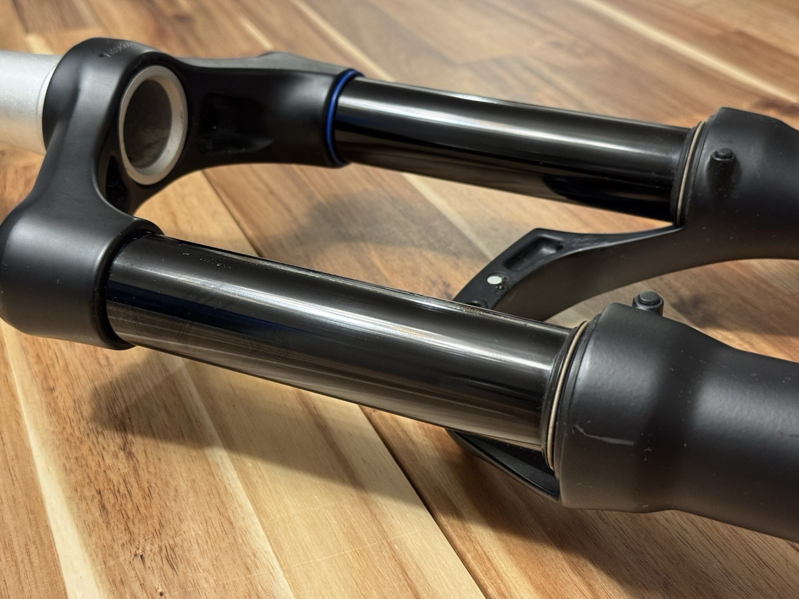 SR Suntour Aion E45 Suspension Fork 120mm Boost 15×110 Tapered Lockout Black