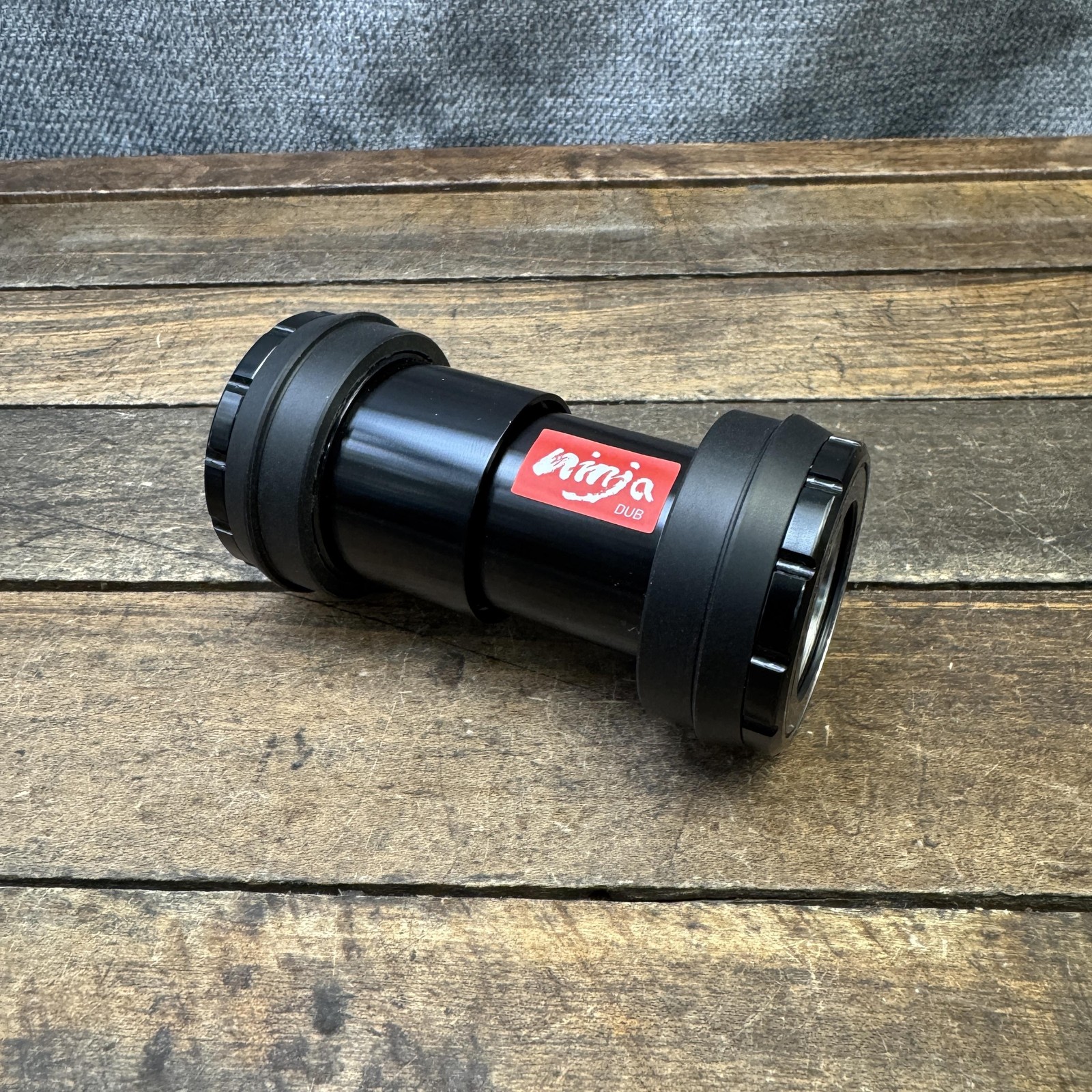 Token BB4629 Ninja DUB Bottom Bracket PF30 Press Fit 29mm Black MTB Bike