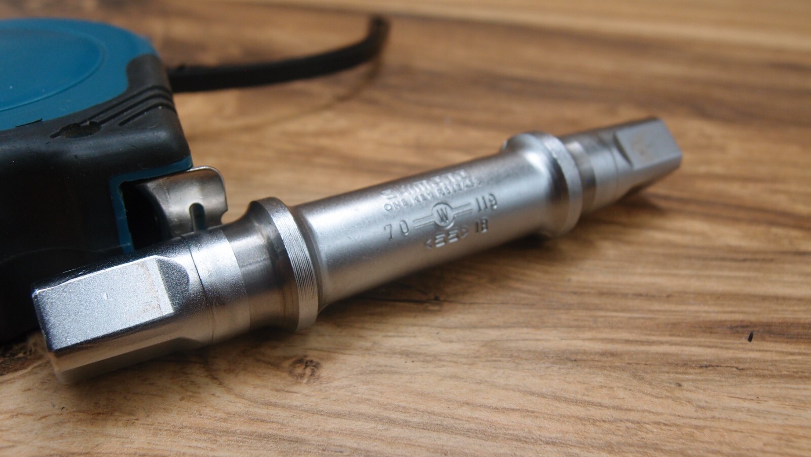 bottom bracket axle Shimano VIA Japan one key release 119 mm 1984