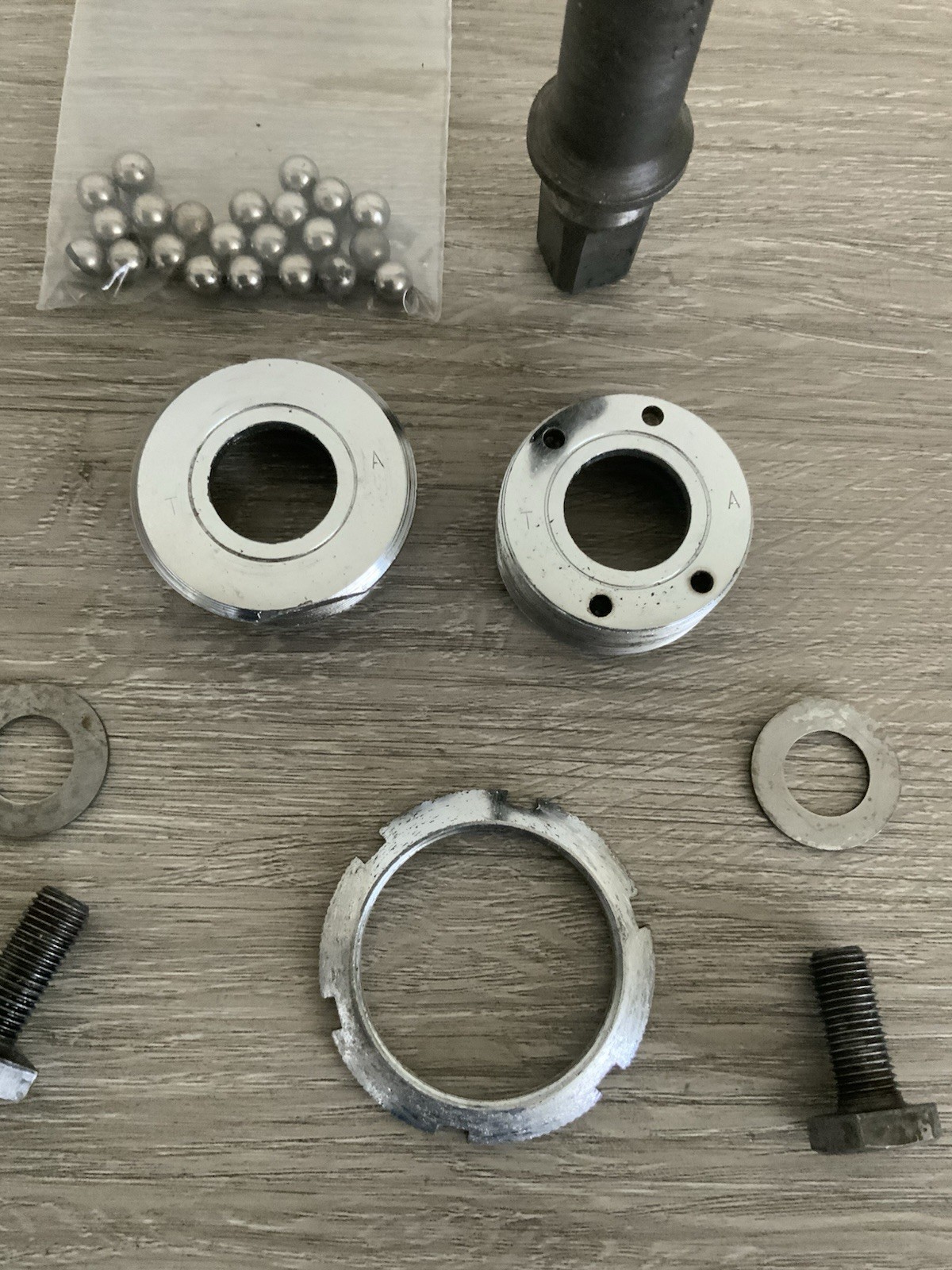 SPECIALITES TA BOTTOM BRACKET BRITISH THREADED 68-114 MM